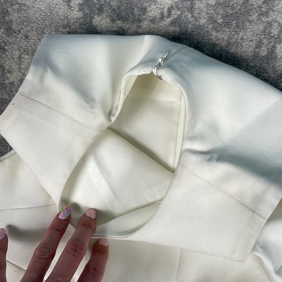 Elizabeth & James Dress Sapphire White Bodycon Sleeveless w/ Center Cut Out - Picture 8 of 13